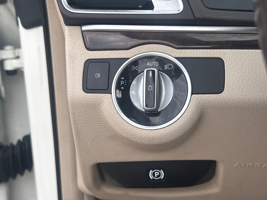 2014 Mercedes-Benz E-Class Image 16