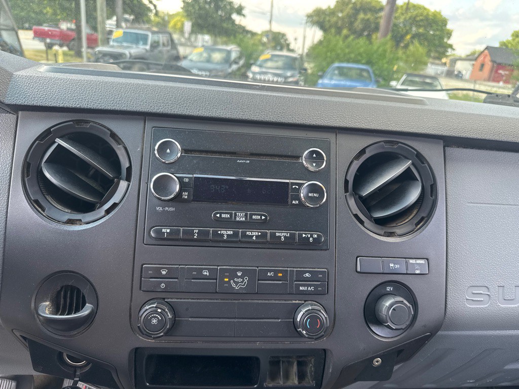 2015 Ford F-250 Image 12