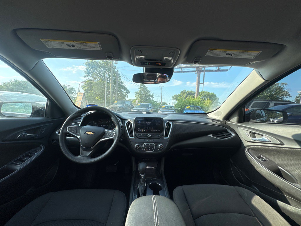 2025 Chevrolet Malibu Image 8