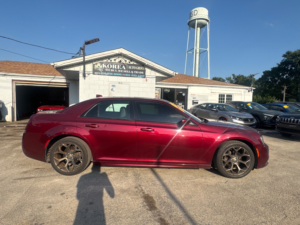 2019 Chrysler 300 Image 3