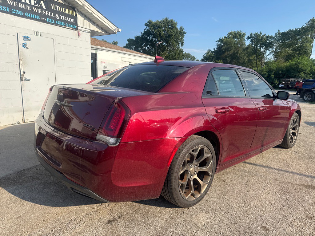 2019 Chrysler 300 Image 4