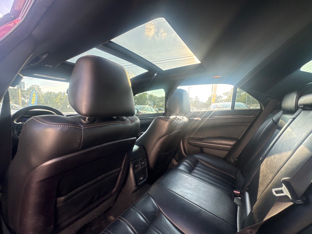 2019 Chrysler 300 Image 6