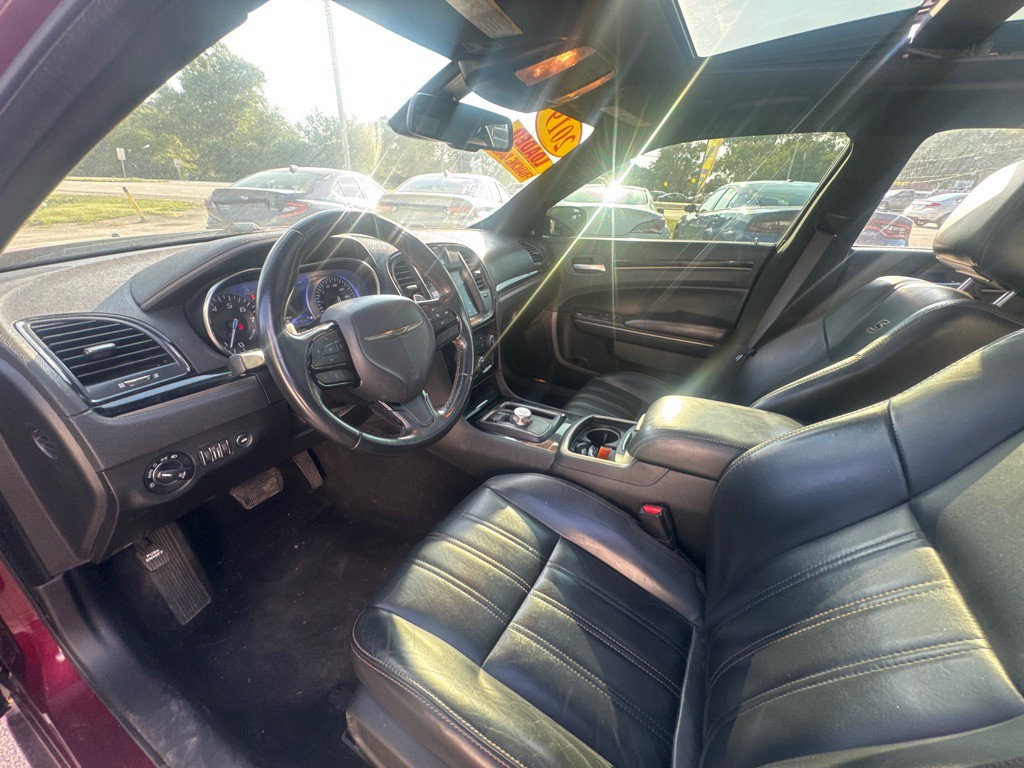 2019 Chrysler 300 Image 8