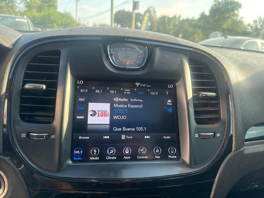 2019 Chrysler 300 Image 11