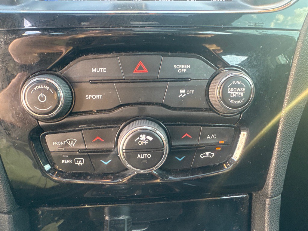 2019 Chrysler 300 Image 13