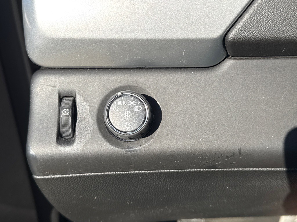 2016 Chevrolet Tahoe Image 17