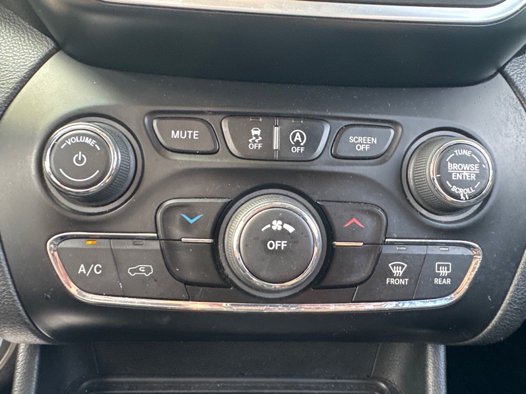 2019 Jeep Cherokee Image 13