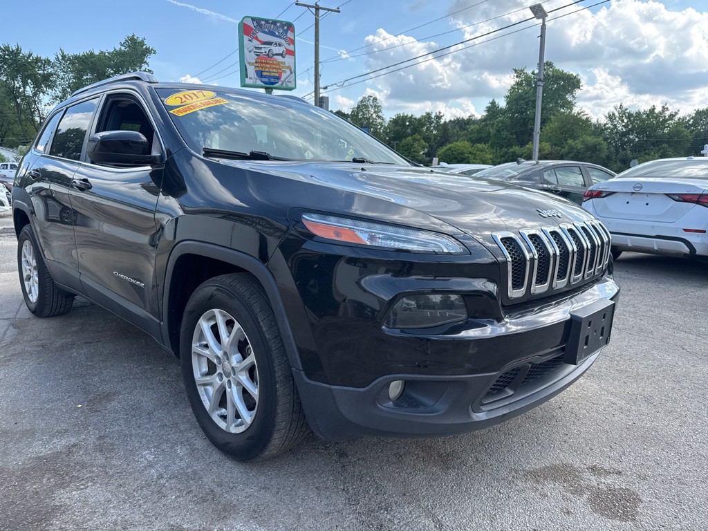 2017 Jeep Cherokee Image 2