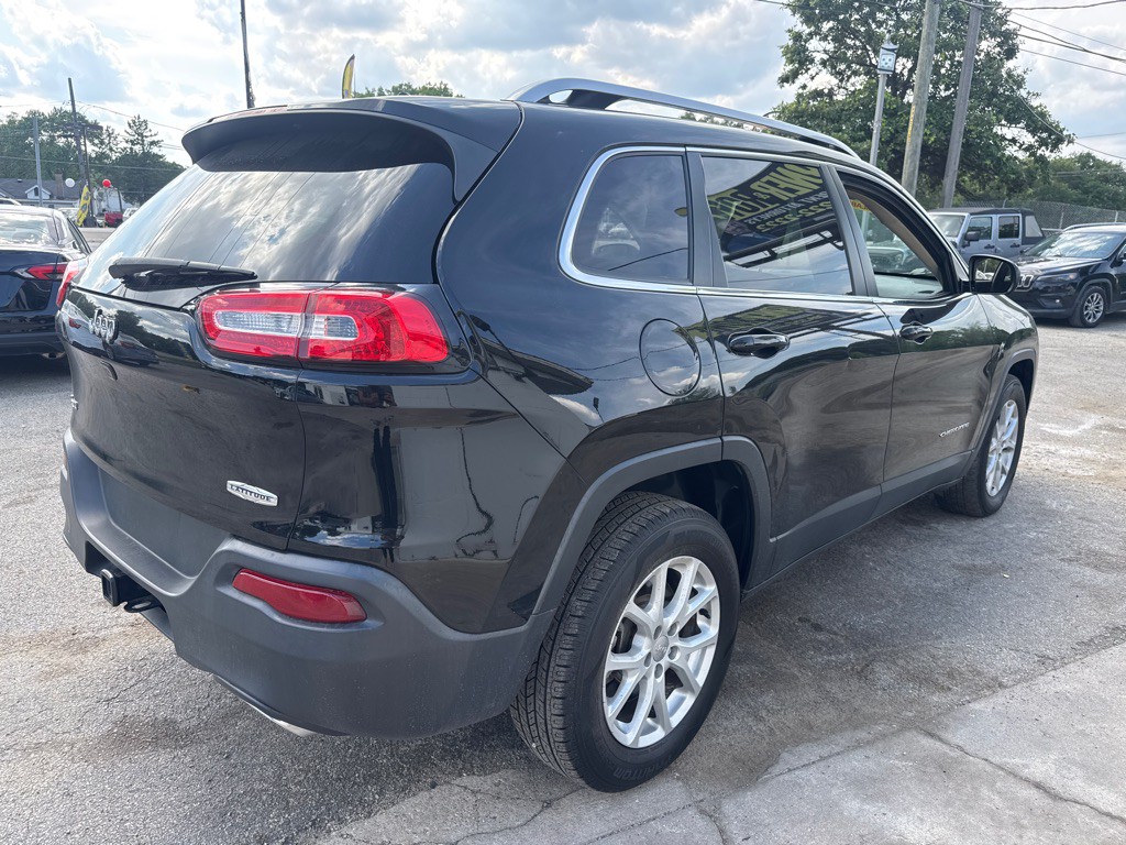 2017 Jeep Cherokee Image 4