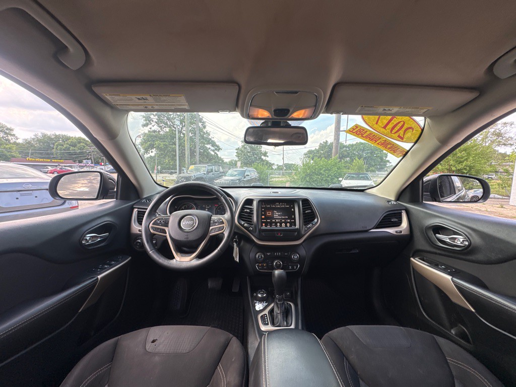 2017 Jeep Cherokee Image 8