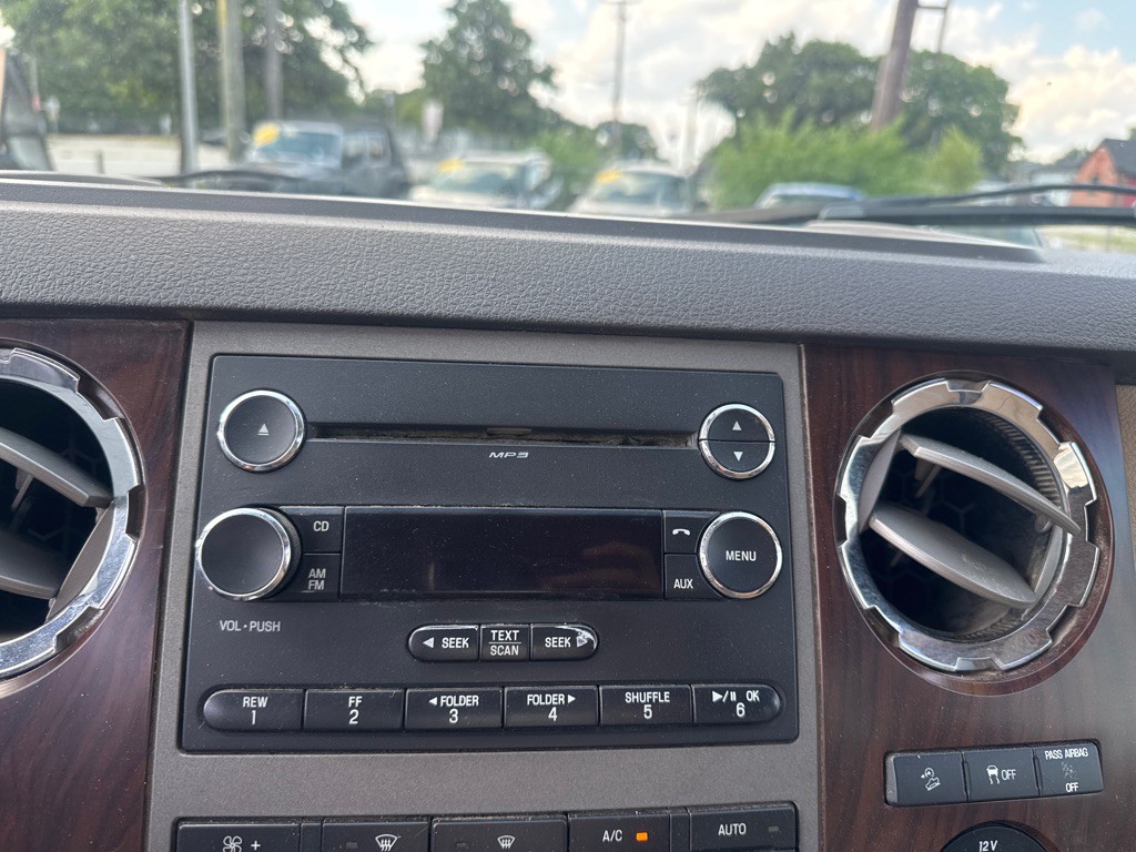 2011 Ford F-350 Image 12