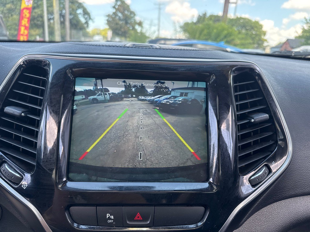 2019 Jeep Cherokee Image 12