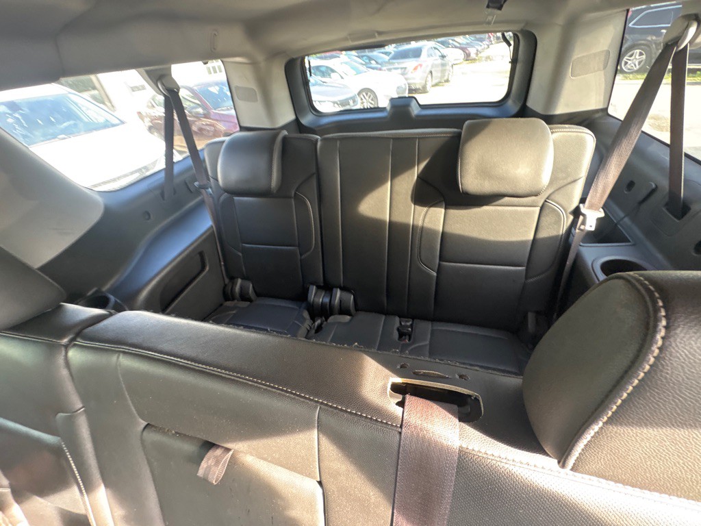 2015 Chevrolet Suburban Image 10