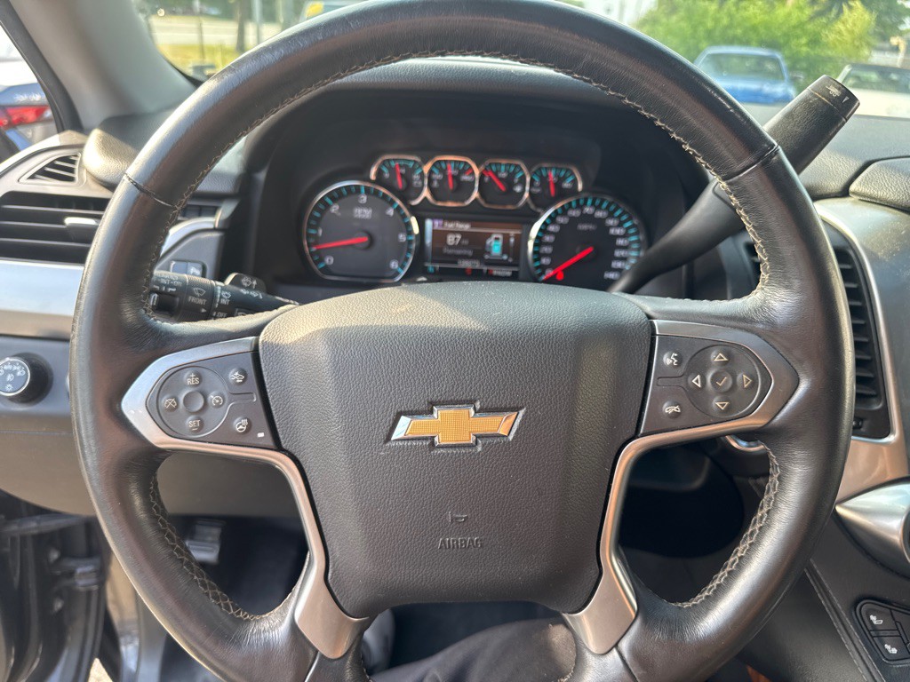 2015 Chevrolet Suburban Image 14