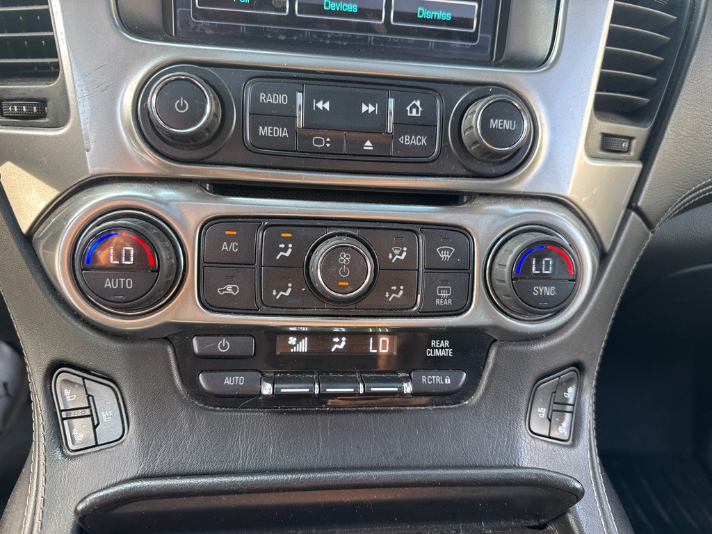2015 Chevrolet Suburban Image 17