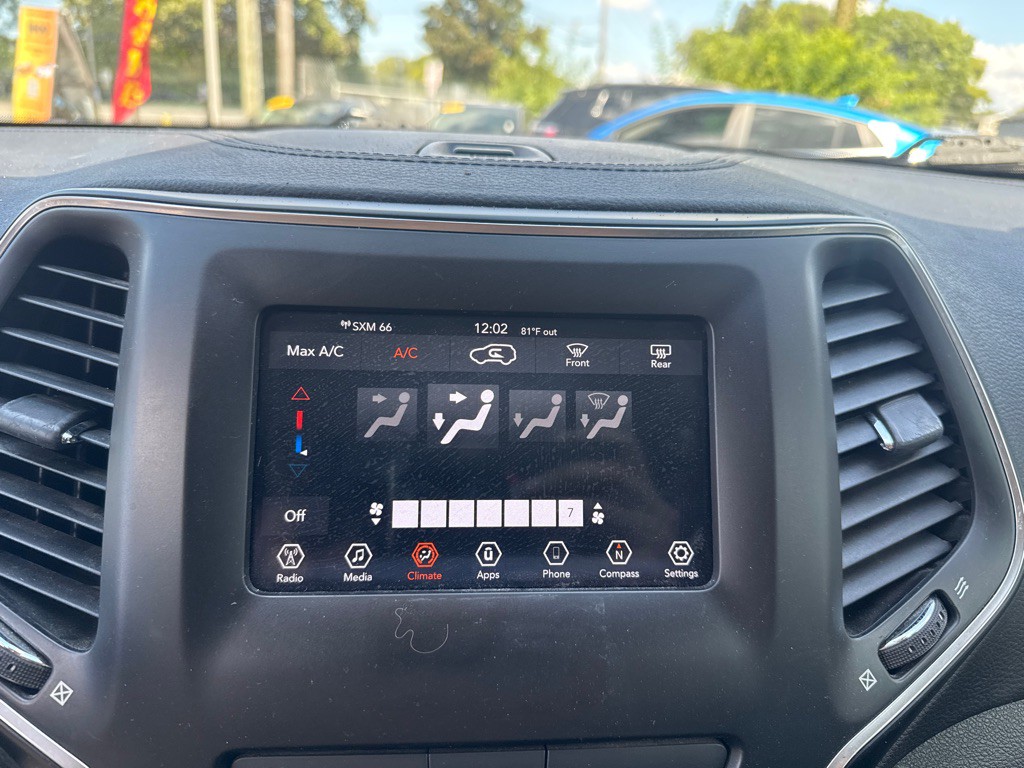 2019 Jeep Cherokee Image 11
