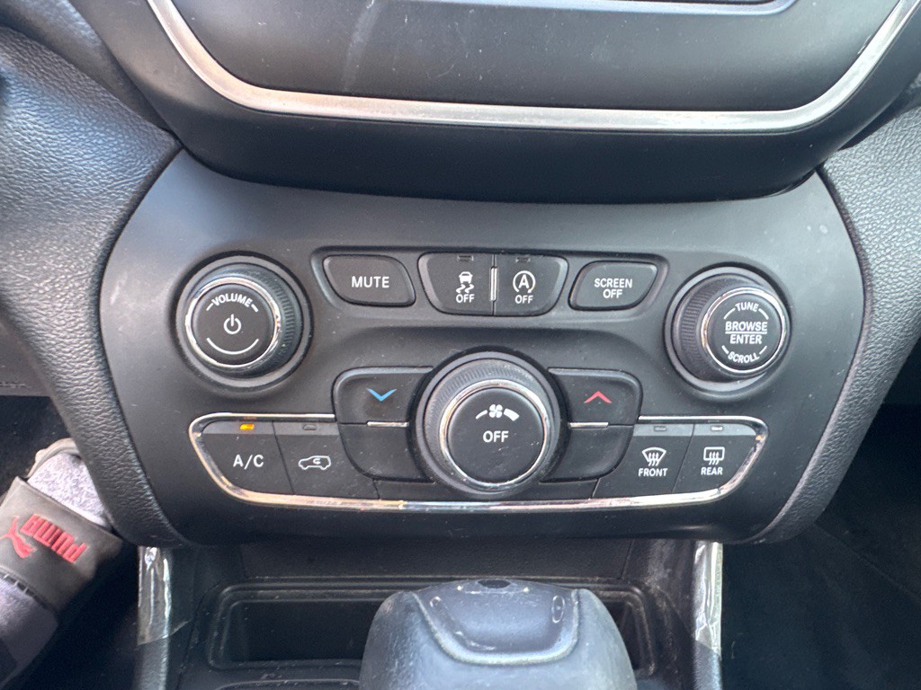 2019 Jeep Cherokee Image 13