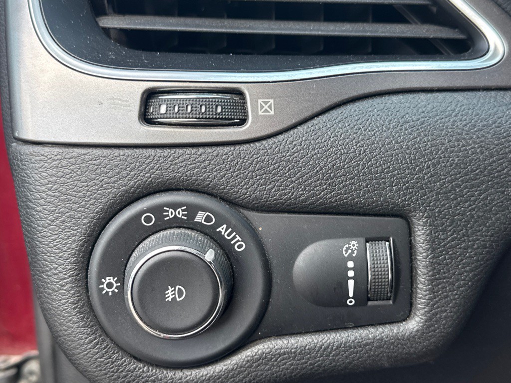 2019 Jeep Cherokee Image 14