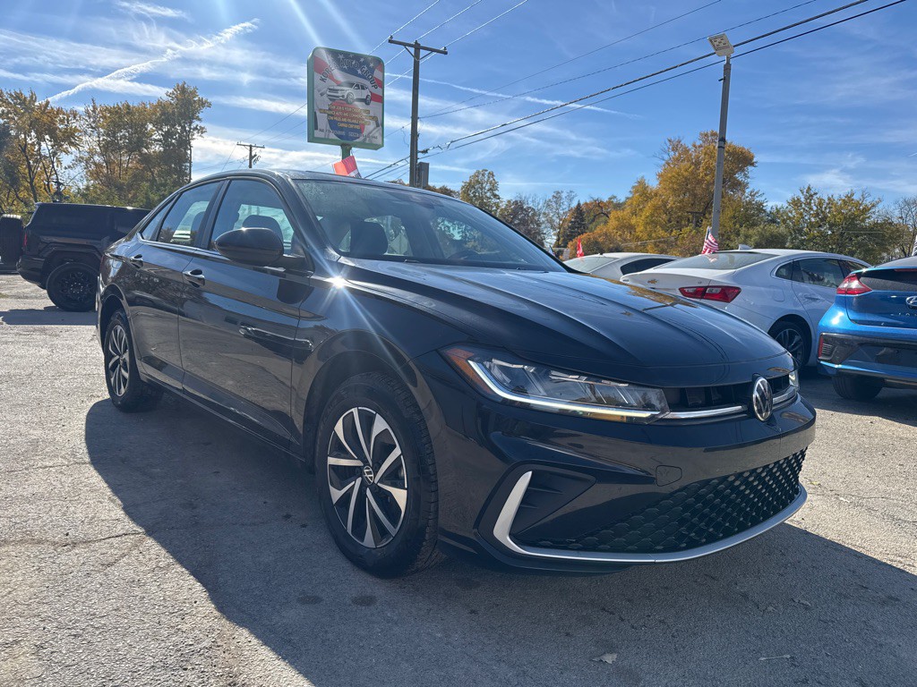 2025 Volkswagen Jetta Image 2