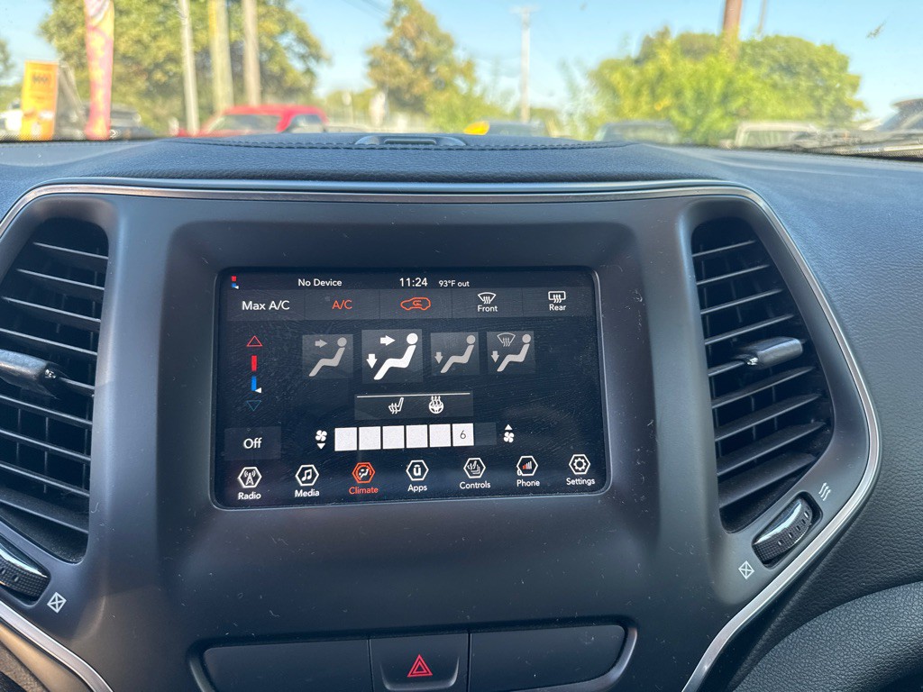 2019 Jeep Cherokee Image 11