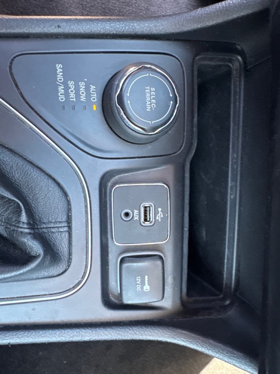 2019 Jeep Cherokee Image 15