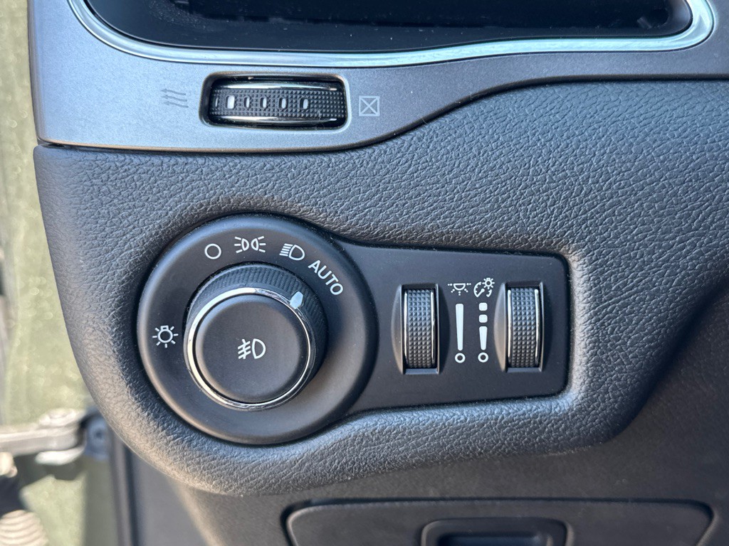 2019 Jeep Cherokee Image 17