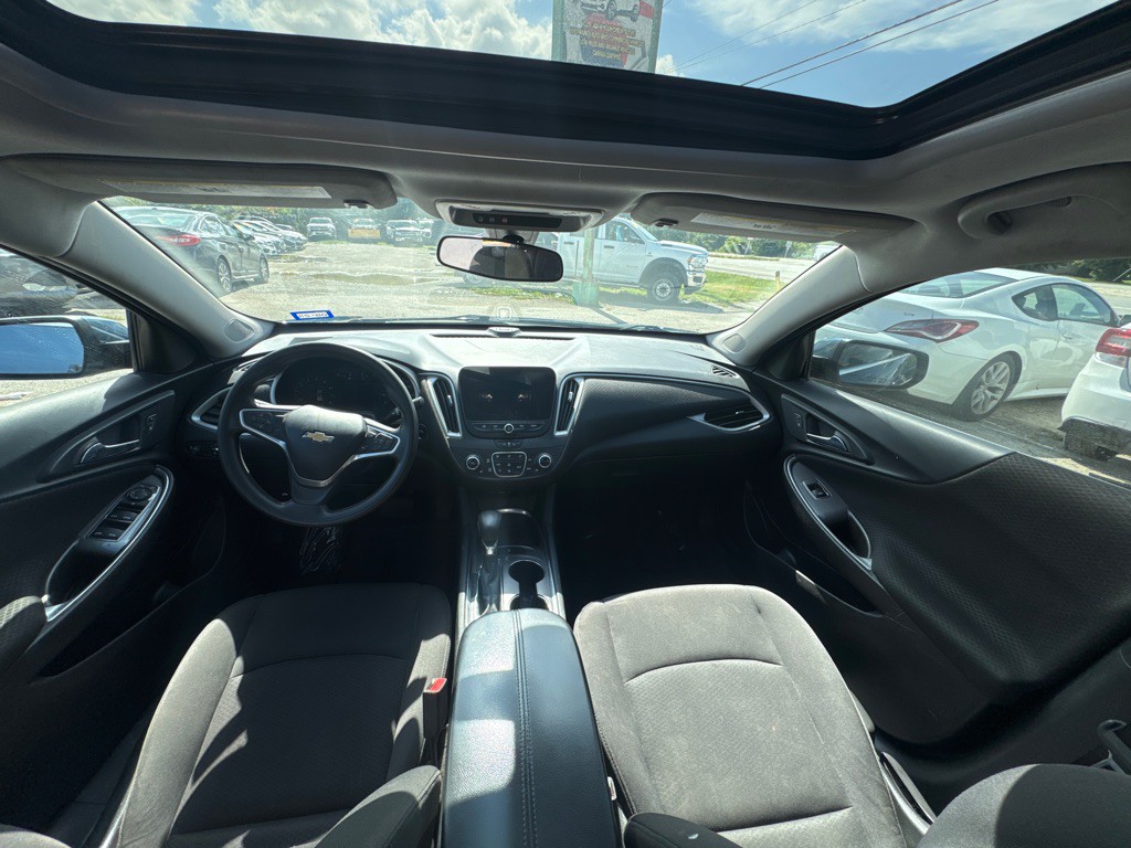 2022 Chevrolet Malibu Image 9