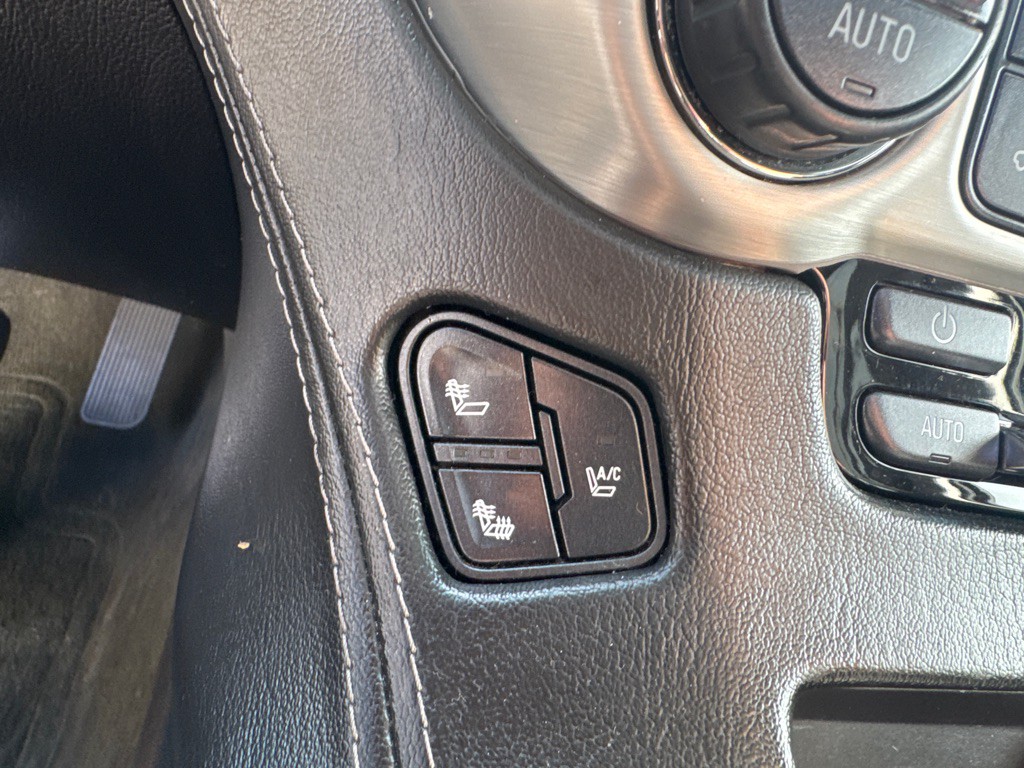 2015 GMC Yukon Image 17