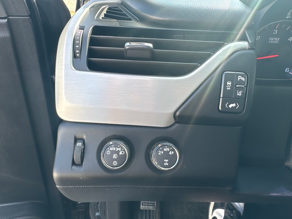 2015 GMC Yukon Image 19