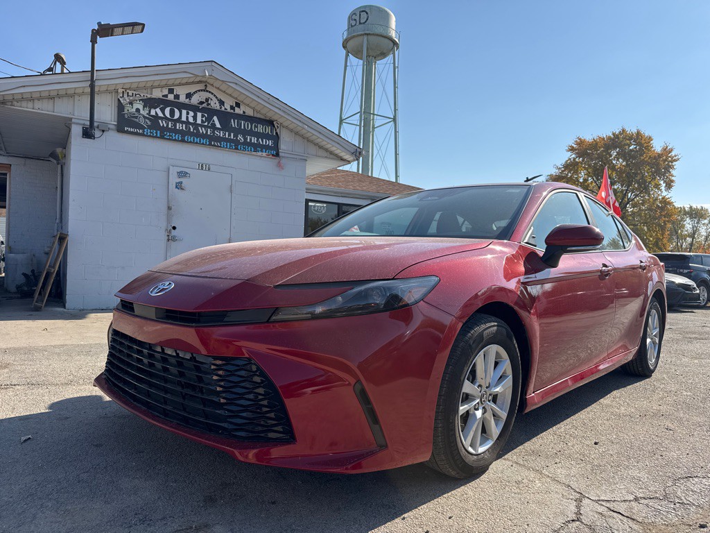 2025 Toyota Camry Image 1