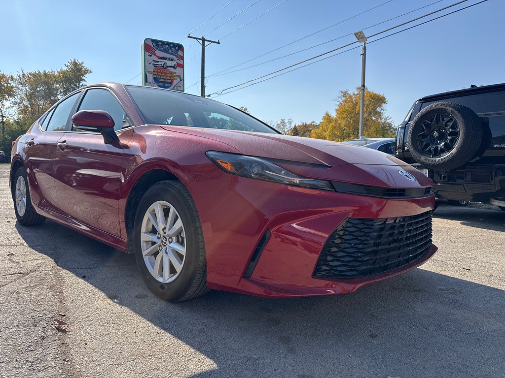 2025 Toyota Camry Image 2