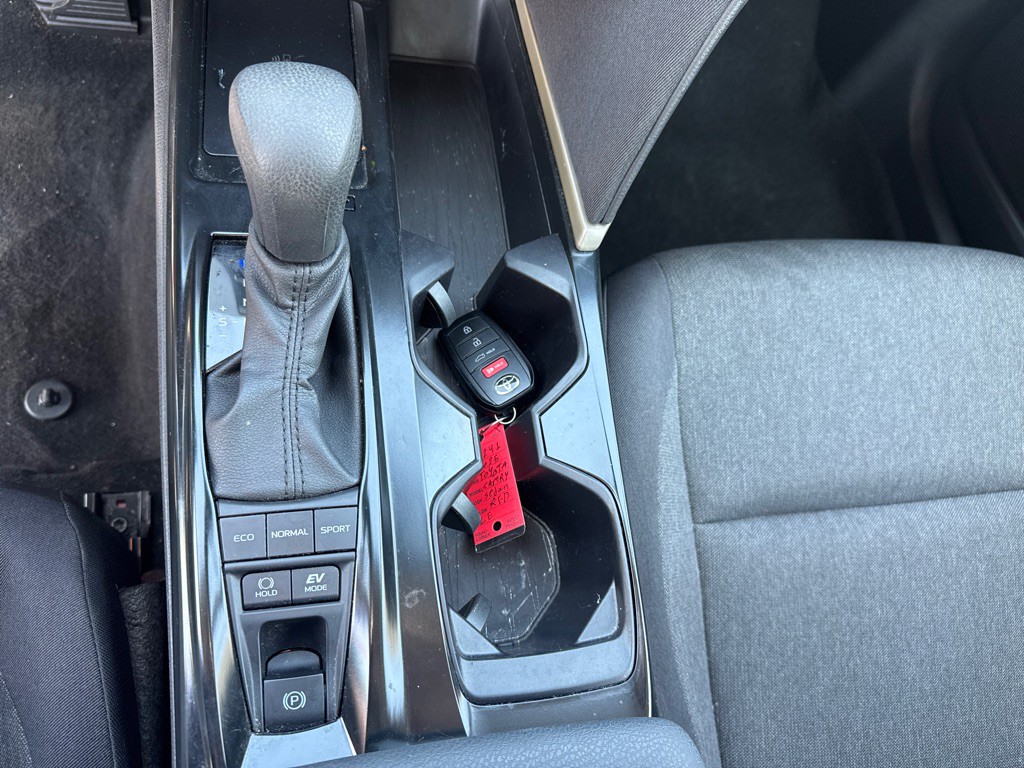 2025 Toyota Camry Image 14