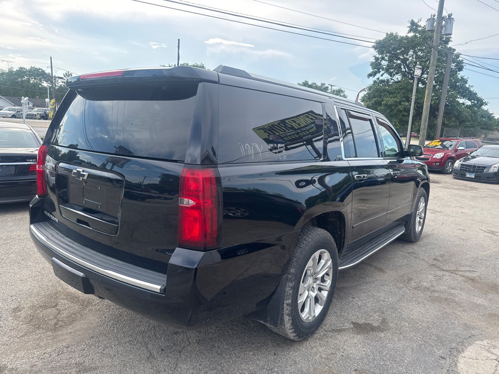 2016 Chevrolet Suburban Image 4