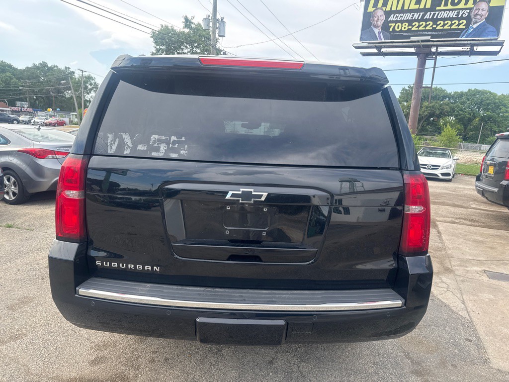 2016 Chevrolet Suburban Image 5