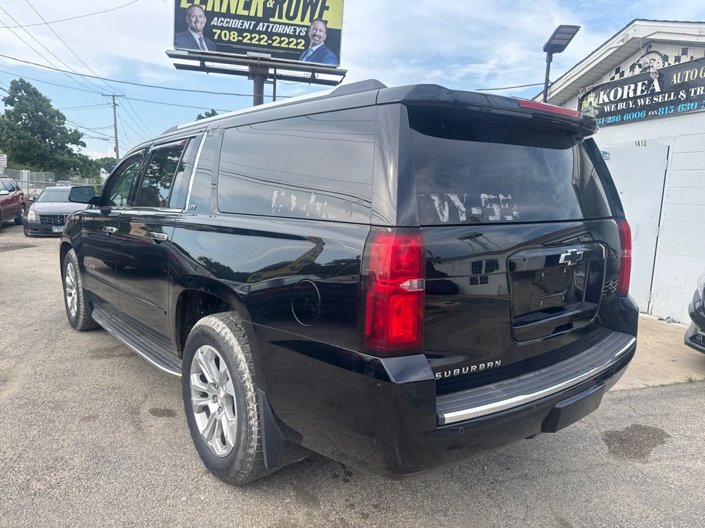 2016 Chevrolet Suburban Image 6
