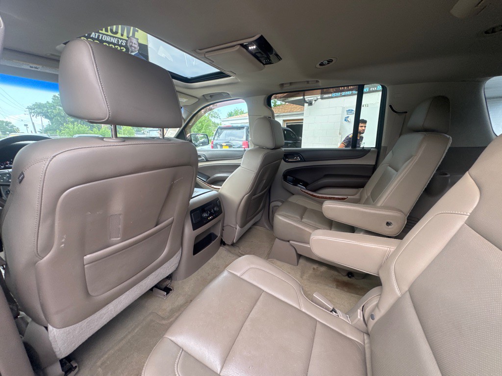 2016 Chevrolet Suburban Image 7