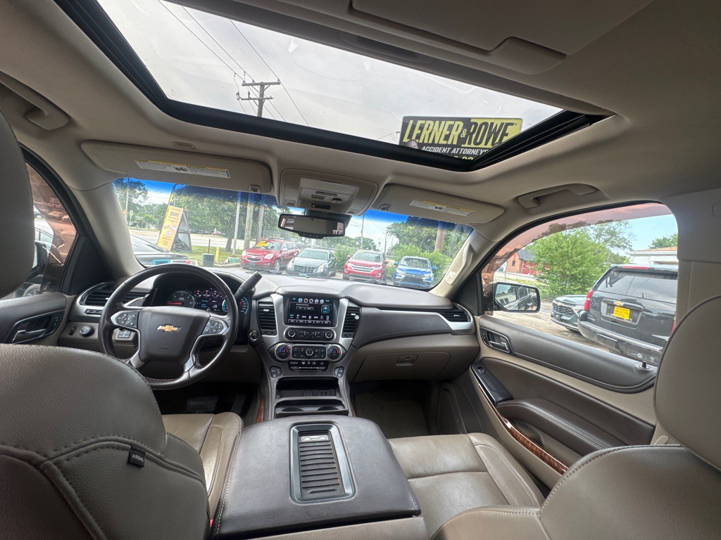 2016 Chevrolet Suburban Image 10