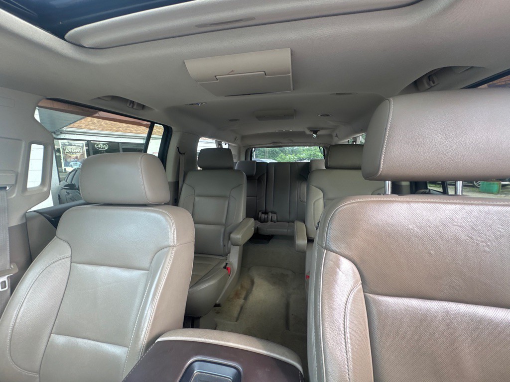 2016 Chevrolet Suburban Image 11