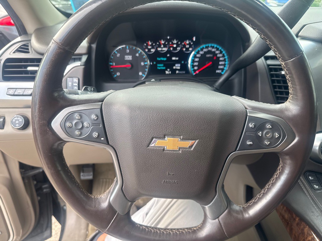 2016 Chevrolet Suburban Image 13