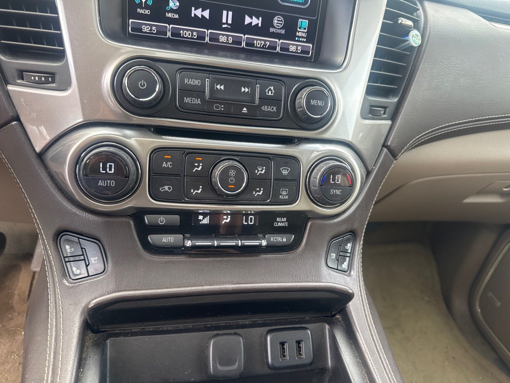 2016 Chevrolet Suburban Image 16
