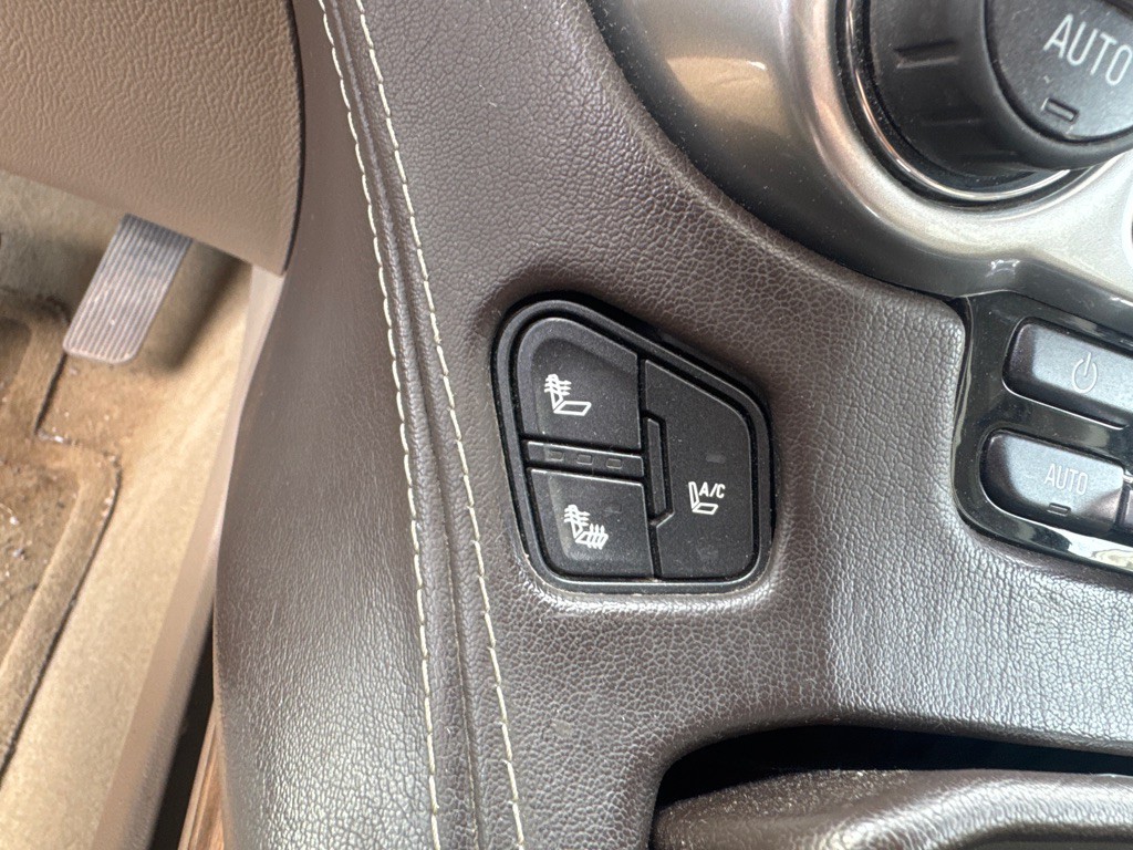 2016 Chevrolet Suburban Image 17