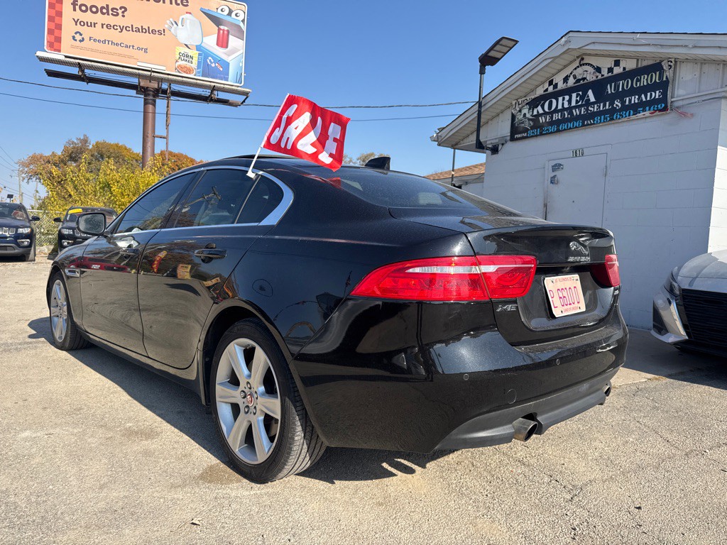 2018 Jaguar XE Image 5