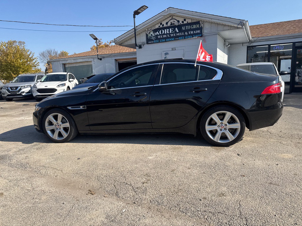 2018 Jaguar XE Image 6