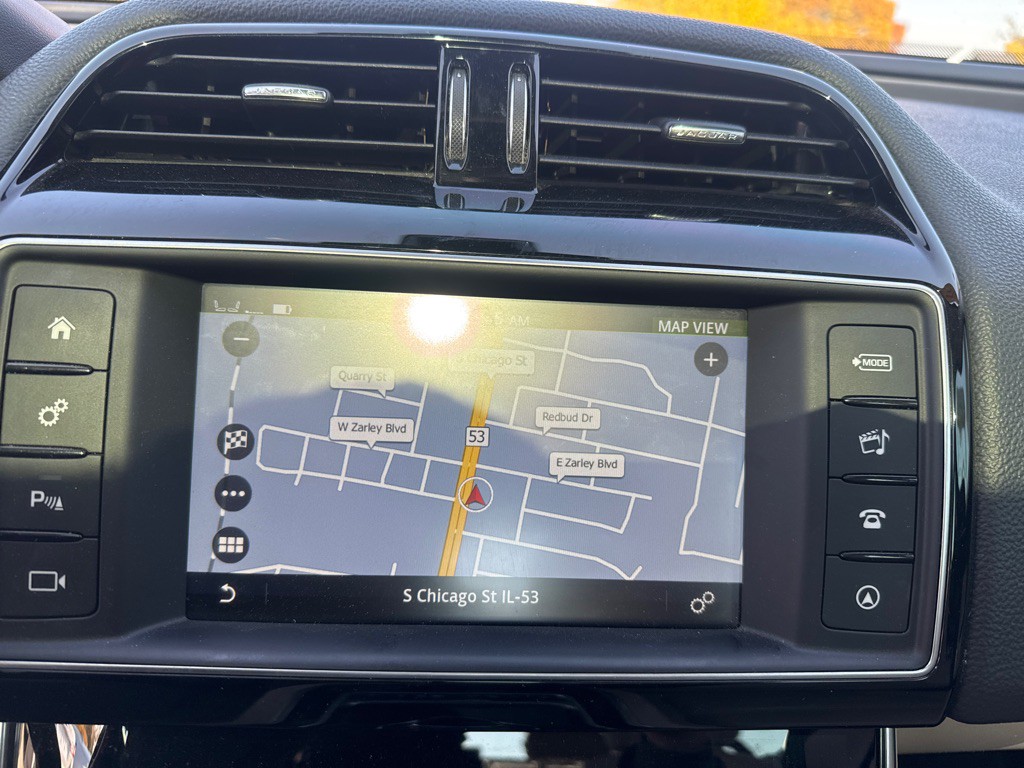 2018 Jaguar XE Image 11