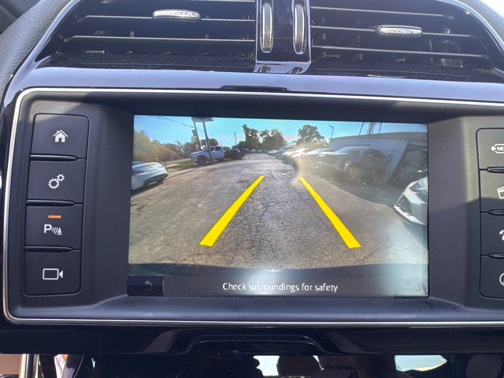 2018 Jaguar XE Image 12