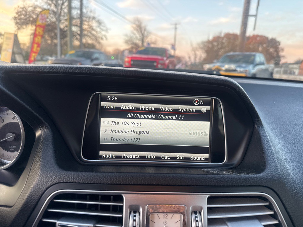 2015 Mercedes-Benz E-Class Image 11