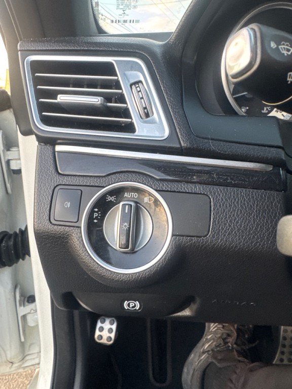 2015 Mercedes-Benz E-Class Image 17