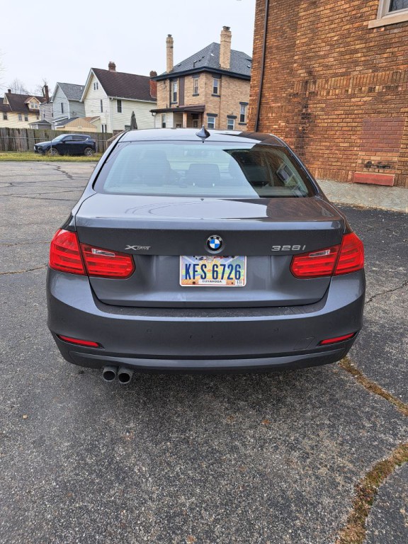 2015 BMW 3 Series Image 5