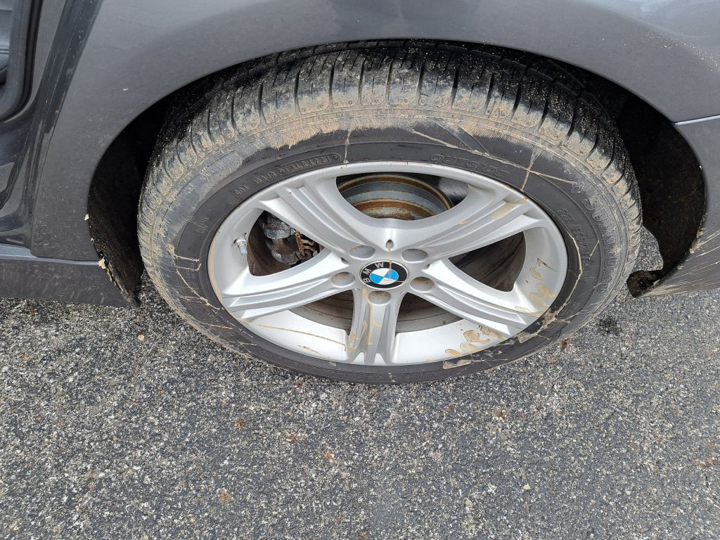 2015 BMW 3 Series Image 16