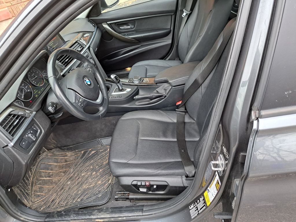 2015 BMW 3 Series Image 17